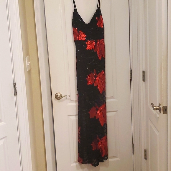 Ladies red and black sequin dress - Picture 1 of 5